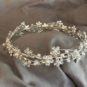 David’s bridal tiara/bun wrap NWOT